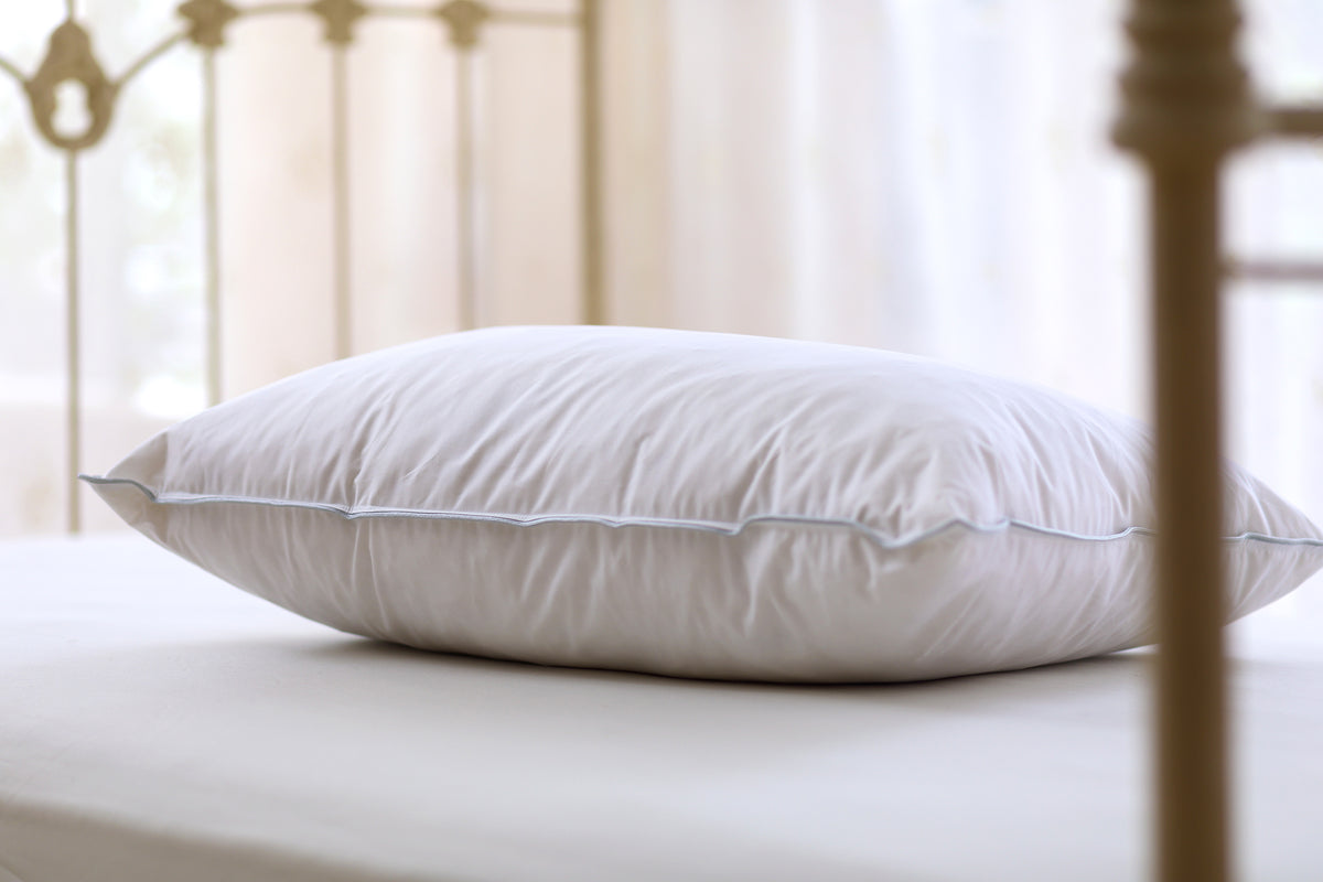 フェザー枕｜高め硬めの枕がお好みの方におすすめ ヨーロッパ産