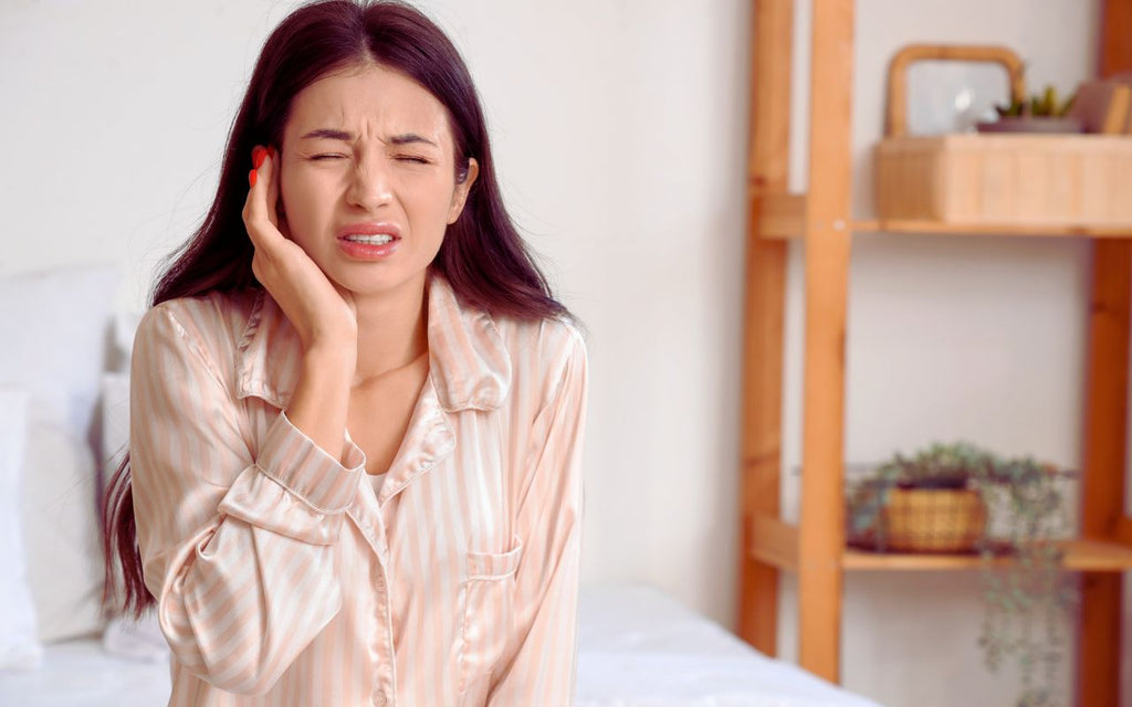 寝ている時に耳が痛いのは枕が原因？理由と対処法を解説